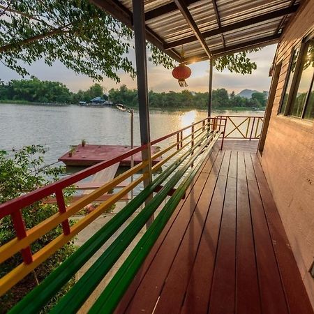 Golden Dragon Kanchanaburi Dış mekan fotoğraf