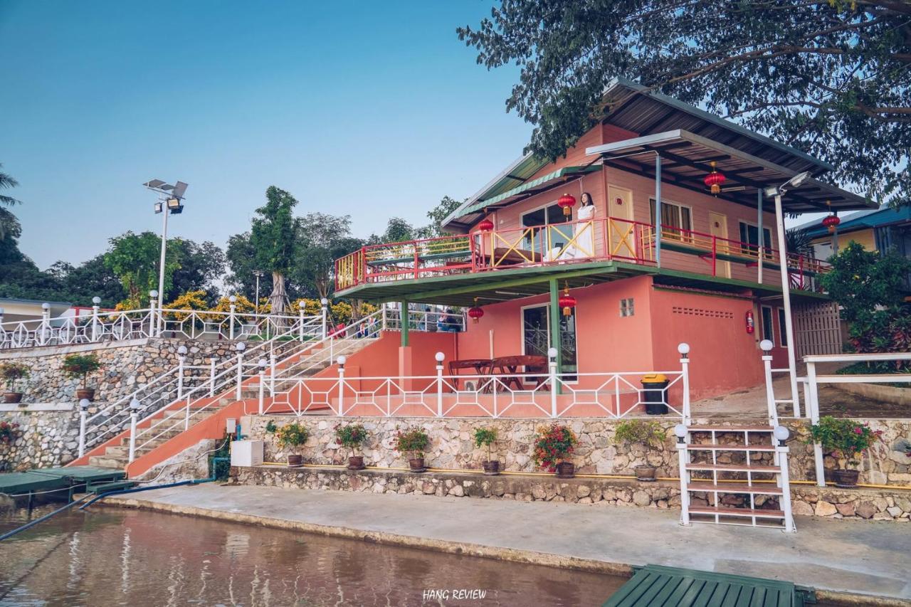 Golden Dragon Kanchanaburi Otel Dış mekan fotoğraf